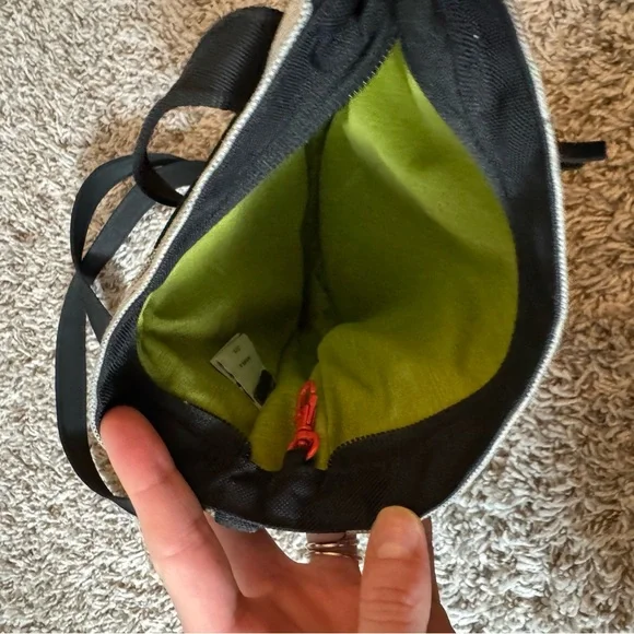 Sherpani Grey and Black Crossbody Travel Purse - Picture 4 of 5